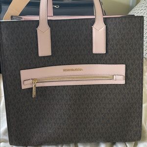 Michael Kors Large Kenley with Strap